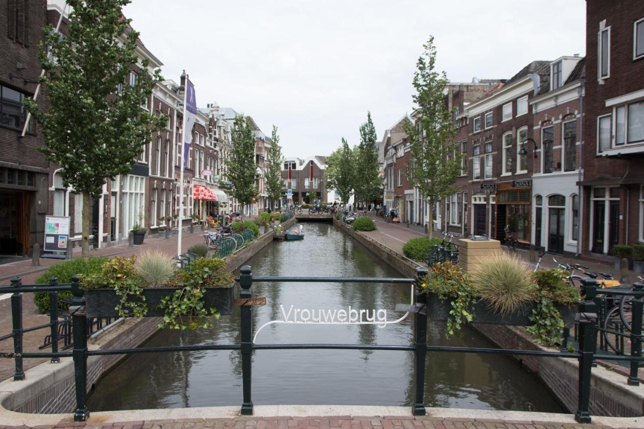 Canal House In Historic City Center 豪达 外观 照片